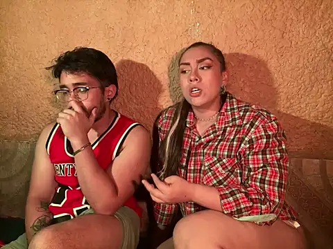 Snapshot of Im_sophiie chatting on February 1, 9:11 am Im sophiie online show from February 1, 9:11 am