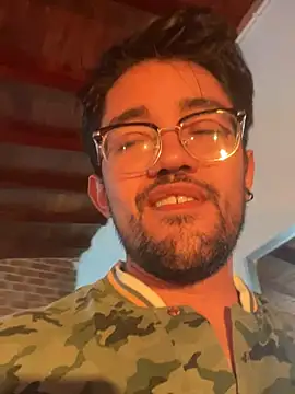 Snapshot of Im_sophiie chatting on February 9, 6:01 am Im sophiie online show from February 9, 6:01 am