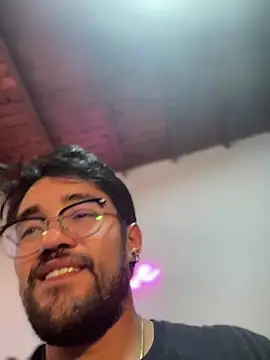 Snapshot of Im_sophiie chatting on February 25, 6:03 am Im sophiie online show from February 25, 6:03 am