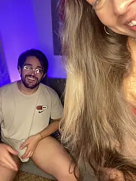 Snapshot of Im_sophiie chatting on March 22, 6:11 am Im sophiie online show from March 22, 6:11 am