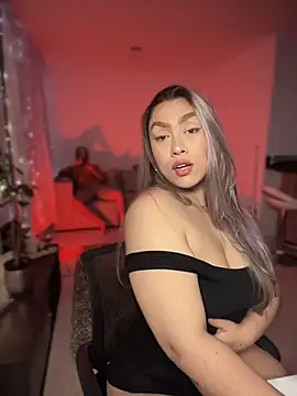 Snapshot of Im_sophiie chatting on November 28, 6:27 am Im sophiie online show from November 28, 6:27 am