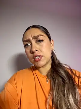 Snapshot of Im_sophiie chatting on December 14, 11:09 pm Im sophiie online show from December 14, 11:09 pm