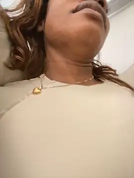  yisela  online show from November 20, 3:12 pm