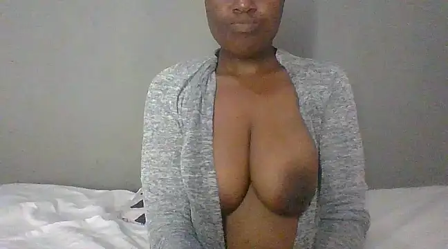 BeejayLoverxx online show from March 4, 9:00 pm