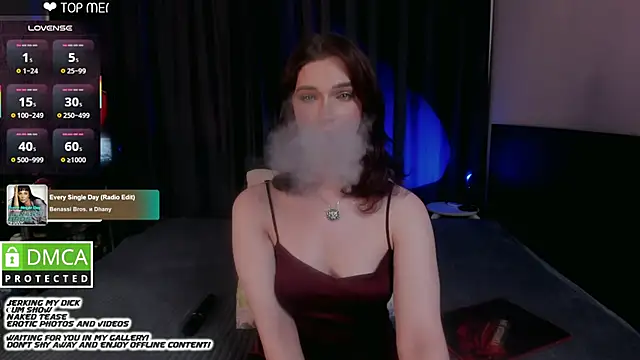 Lee Loo online show from September 9, 2:38 pm