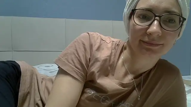 Snapshot of Ashleyspice chatting on May 12, 8:22 am Ashleyspice online show from May 12, 8:22 am