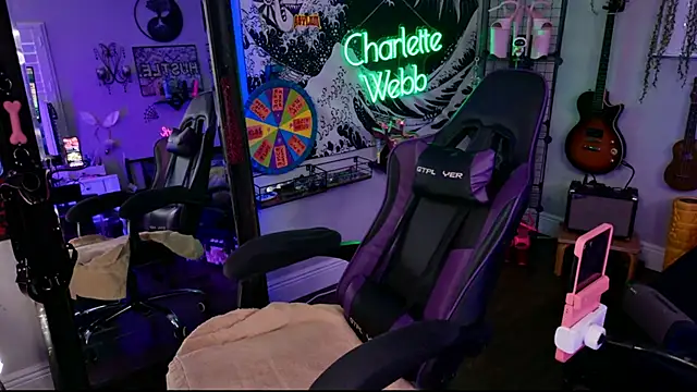 Snapshot of CharletteWebb chatting on May 28, 11:57 pm CharletteWebb online show from May 28, 11:57 pm