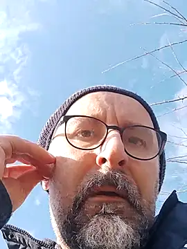 BuckWessle online show from February 20, 1:19 pm