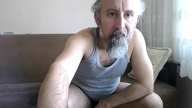 Snapshot of BuckWessle chatting on May 25, 11:05 am BuckWessle online show from May 25, 11:05 am