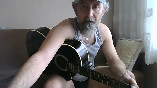 Snapshot of BuckWessle chatting on May 26, 10:11 am BuckWessle online show from May 26, 10:11 am