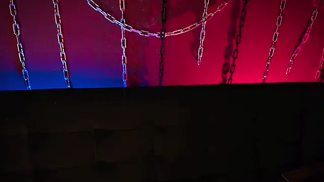 Laura takint online show from January 3, 8:11 pm