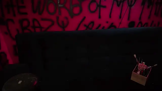 Laura takint online show from February 5, 4:03 pm