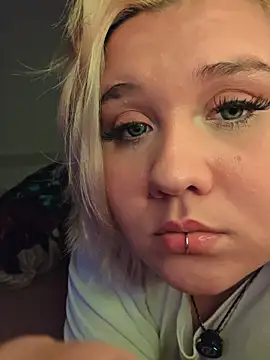 Laura takint online show from October 26, 4:29 am