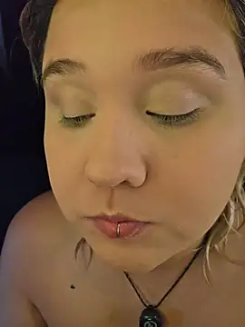 Laura takint online show from December 17, 7:09 pm