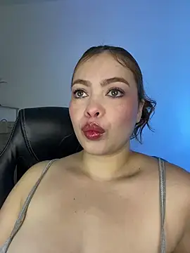 Snapshot of Liza_1 chatting on November 11, 12:27 pm Liza 1 online show from November 11, 12:27 pm