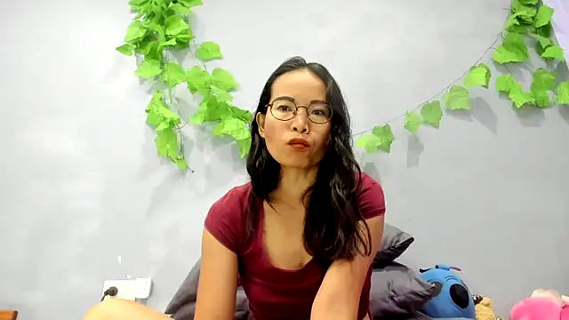 Snapshot of loveley_jenny chatting on October 19, 12:00 am loveley jenny online show from October 19, 12:00 am