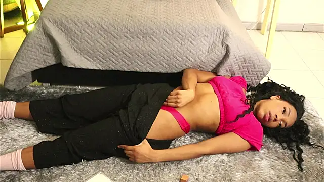 Snapshot of Valeriestyle chatting on February 6, 4:10 am Valeriestyle online show from February 6, 4:10 am