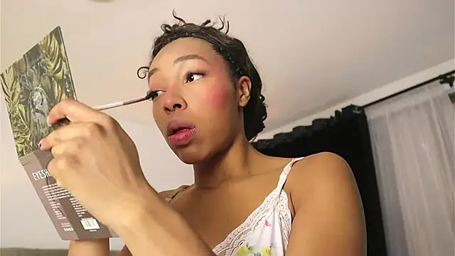 Snapshot of Valeriestyle chatting on February 18, 3:53 am Valeriestyle online show from February 18, 3:53 am