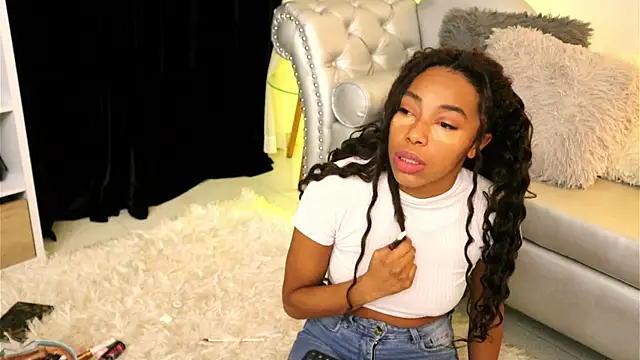 Snapshot of Valeriestyle chatting on October 2, 3:57 am Valeriestyle online show from October 2, 3:57 am