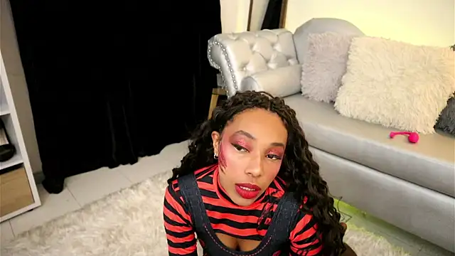 Snapshot of Valeriestyle chatting on October 6, 4:10 am Valeriestyle online show from October 6, 4:10 am