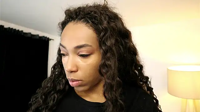 Snapshot of Valeriestyle chatting on October 15, 3:50 am Valeriestyle online show from October 15, 3:50 am