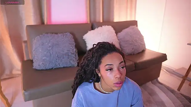 Snapshot of Valeriestyle chatting on November 13, 4:00 am Valeriestyle online show from November 13, 4:00 am