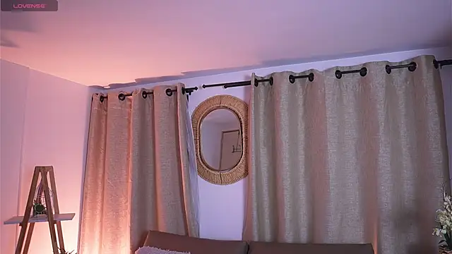 Snapshot of Valeriestyle chatting on November 17, 3:56 am Valeriestyle online show from November 17, 3:56 am