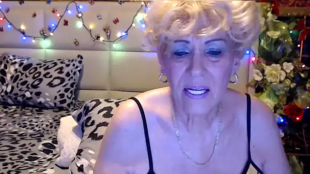 HappyWomanOn online show from November 12, 7:20 am