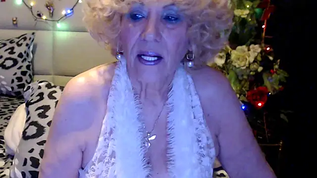 HappyWomanOn online show from April 19, 8:57 am