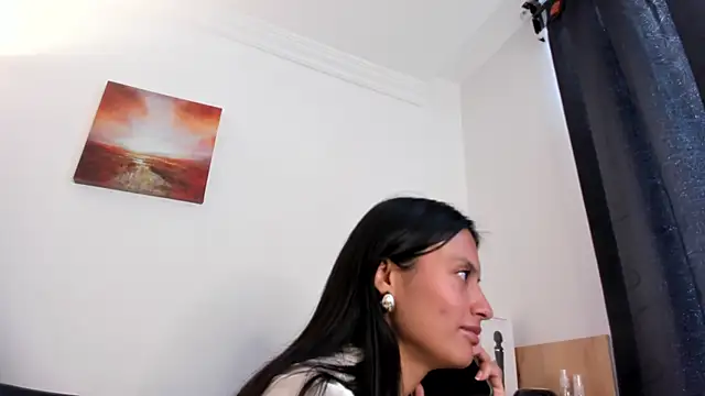 Snapshot of nia__white chatting on December 4, 7:11 pm nia white online show from December 4, 7:11 pm