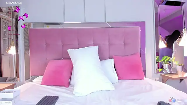 Ahincale online show from March 7, 7:49 pm