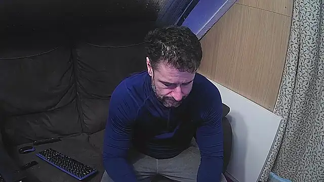 rob2810 online show from February 26, 6:43 pm