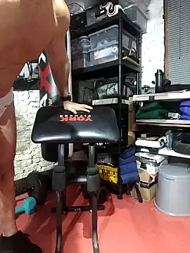 Snapshot of rob2810 chatting on February 5, 7:51 pm rob2810 online show from February 5, 7:51 pm