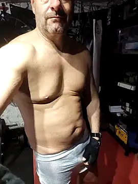 Snapshot of rob2810 chatting on February 16, 8:49 pm rob2810 online show from February 16, 8:49 pm