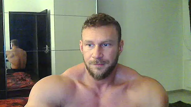 Snapshot of muscularkevin chatting on December 2, 1:24 pm muscularkevin online show from December 2, 1:24 pm