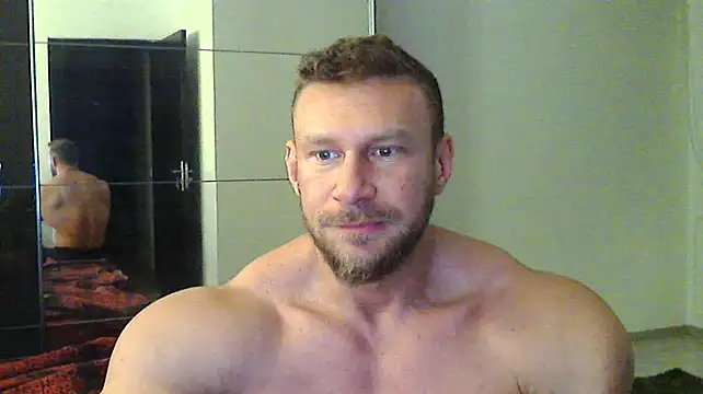 Snapshot of muscularkevin chatting on December 3, 5:09 am muscularkevin online show from December 3, 5:09 am