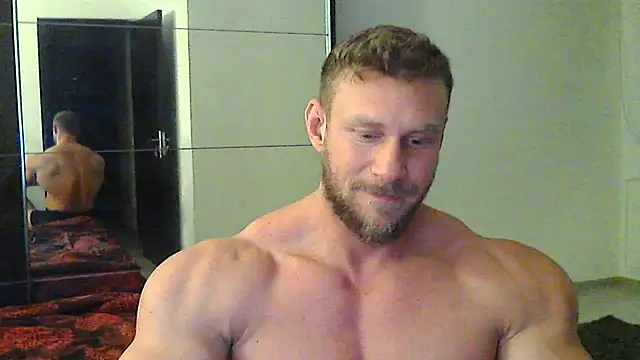 Snapshot of muscularkevin chatting on December 4, 2:15 pm muscularkevin online show from December 4, 2:15 pm