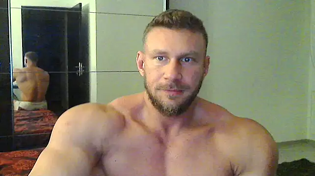 Snapshot of muscularkevin chatting on December 9, 2:28 pm muscularkevin online show from December 9, 2:28 pm