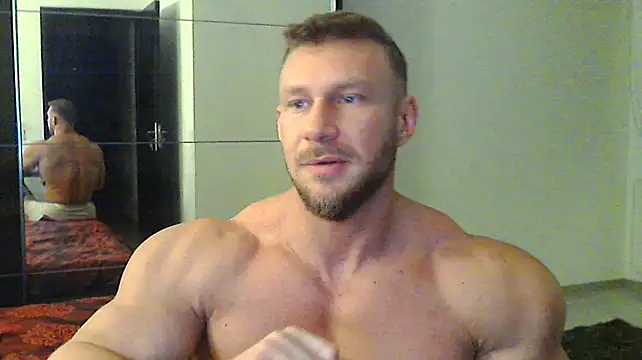 Snapshot of muscularkevin chatting on December 10, 4:24 am muscularkevin online show from December 10, 4:24 am