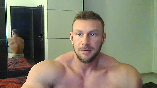 Snapshot of muscularkevin chatting on December 11, 2:11 pm muscularkevin online show from December 11, 2:11 pm