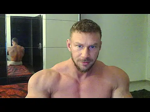 Snapshot of muscularkevin chatting on December 13, 4:43 am muscularkevin online show from December 13, 4:43 am