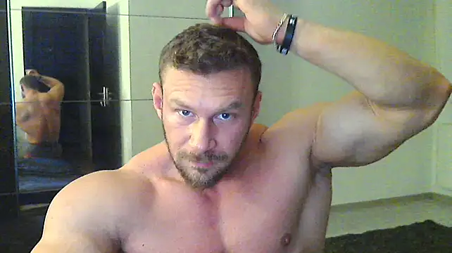 Snapshot of muscularkevin chatting on December 29, 2:21 pm muscularkevin online show from December 29, 2:21 pm