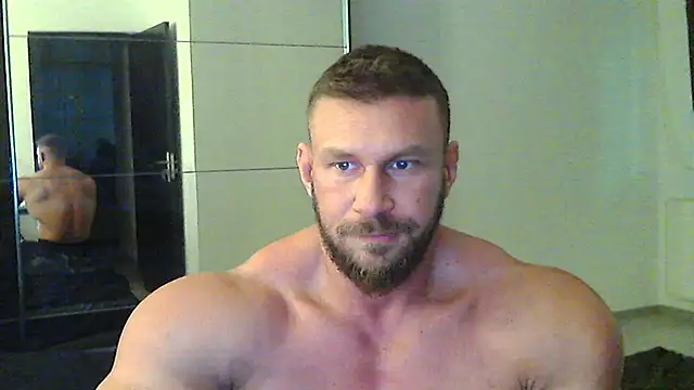 Snapshot of muscularkevin chatting on February 13, 2:20 pm muscularkevin online show from February 13, 2:20 pm