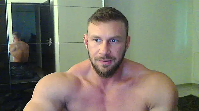 Snapshot of muscularkevin chatting on February 14, 2:33 pm muscularkevin online show from February 14, 2:33 pm