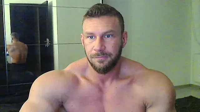 Snapshot of muscularkevin chatting on February 18, 4:37 am muscularkevin online show from February 18, 4:37 am
