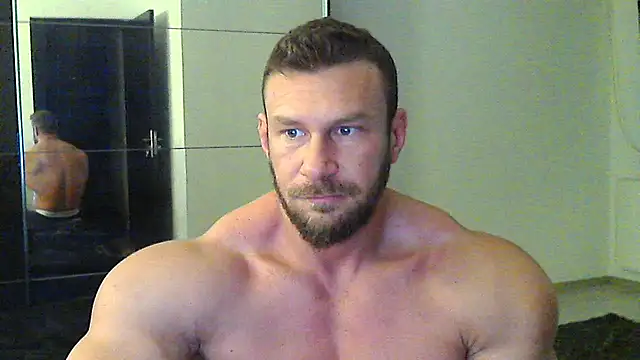 Snapshot of muscularkevin chatting on March 11, 4:43 am muscularkevin online show from March 11, 4:43 am