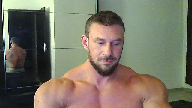 Snapshot of muscularkevin chatting on September 14, 6:18 pm muscularkevin online show from September 14, 6:18 pm