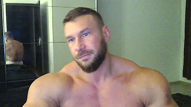 Snapshot of muscularkevin chatting on September 19, 3:30 am muscularkevin online show from September 19, 3:30 am