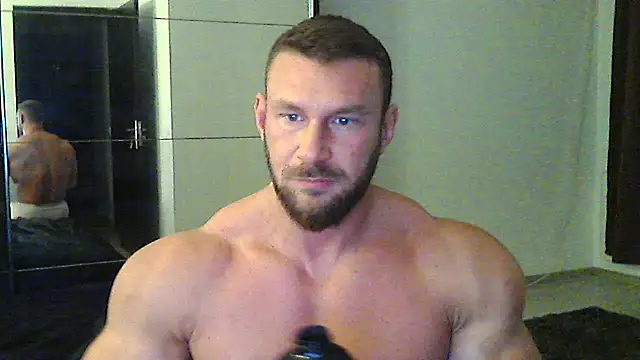 Snapshot of muscularkevin chatting on October 20, 3:40 am muscularkevin online show from October 20, 3:40 am