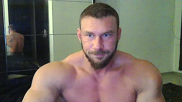 Snapshot of muscularkevin chatting on November 10, 5:28 am muscularkevin online show from November 10, 5:28 am